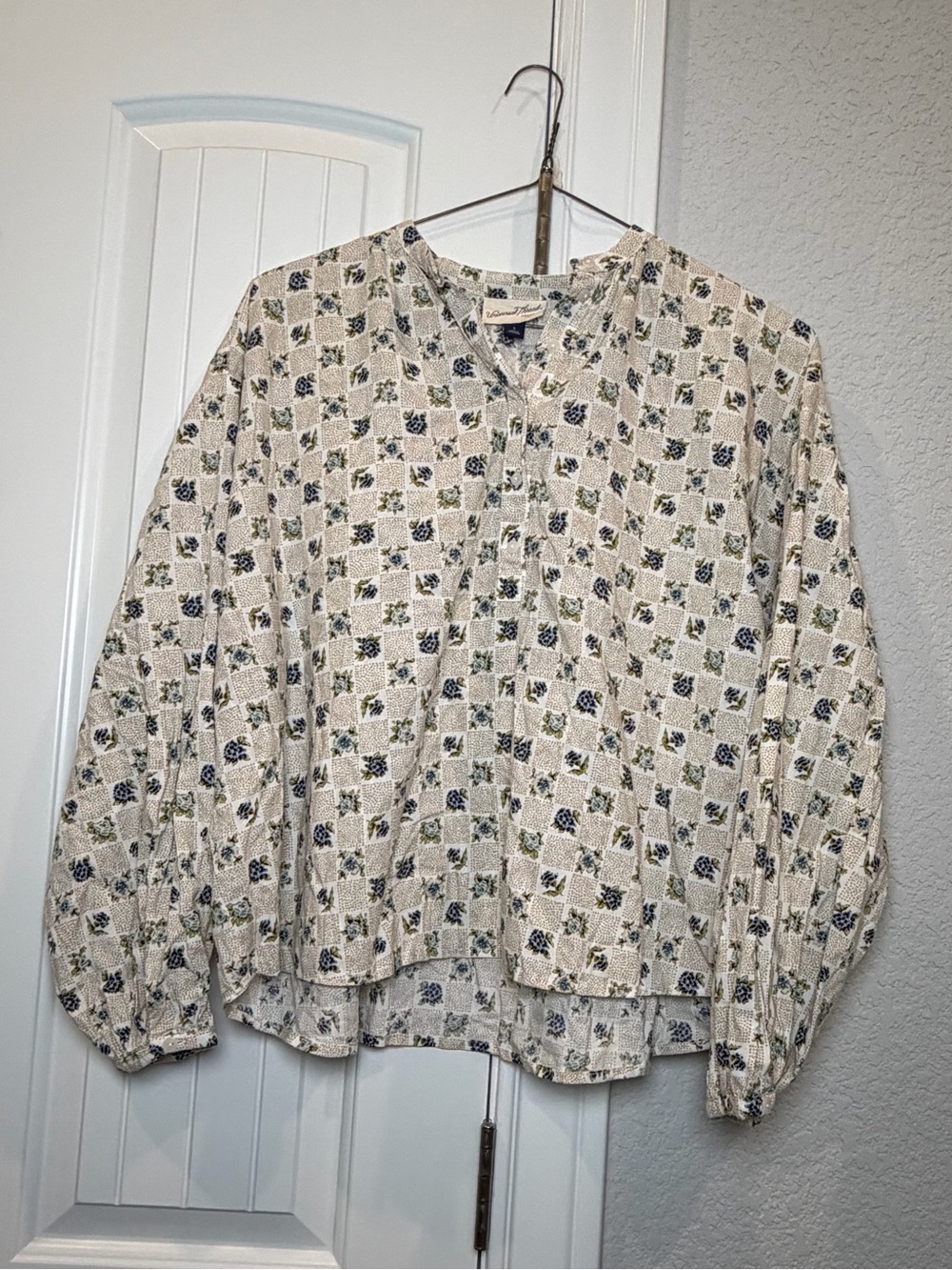 Universal Thread Cream Button-Front Blouse with Blue and Green Floral Print